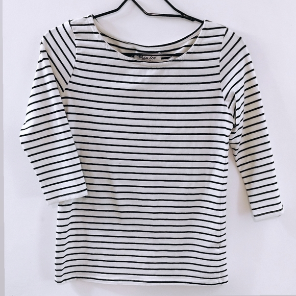 Tops - Black and White striped top 3/4 sleeve